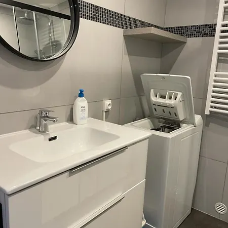 Naturiste Cap D'agde Port Ambonne 304 *